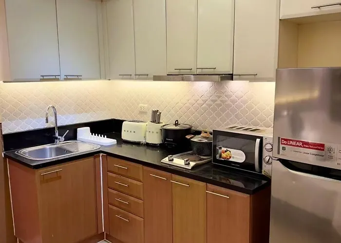 Venice Luxe Retreat, Type, 2 Beds, Pool, Kitchen, Netfilx, Canal Mall Access For 3 Guests Only Apartment