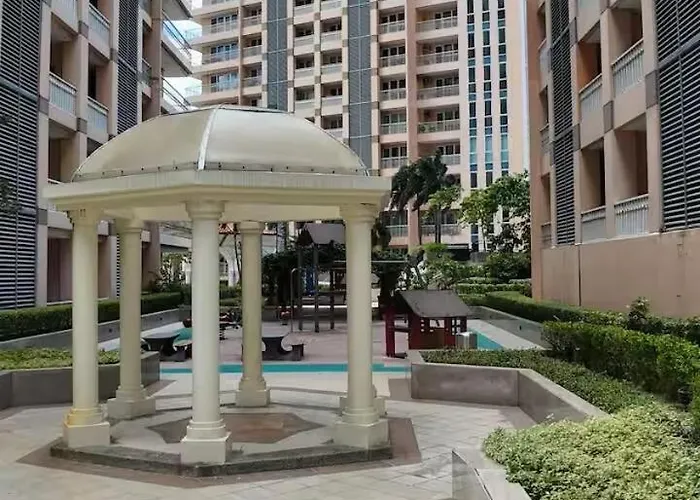 Venice Luxe Retreat, Type, 2 Beds, Pool, Kitchen, Netfilx, Canal Mall Access For 3 Guests Only Manila