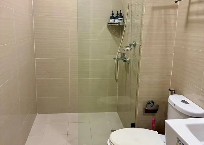 Venice Luxe Retreat, Type, 2 Beds, Pool, Kitchen, Netfilx, Canal Mall Access For 3 Guests Only Apartment Manila