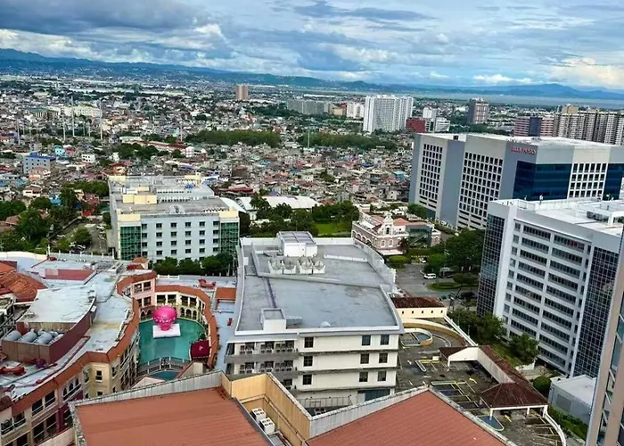 Venice Luxe Retreat, Type, 2 Beds, Pool, Kitchen, Netfilx, Canal Mall Access For 3 Guests Only Apartment Manila