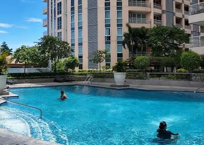 Apartment Venice Luxe Retreat, Type, 2 Beds, Pool, Kitchen, Netfilx, Canal Mall Access For 3 Guests Only *