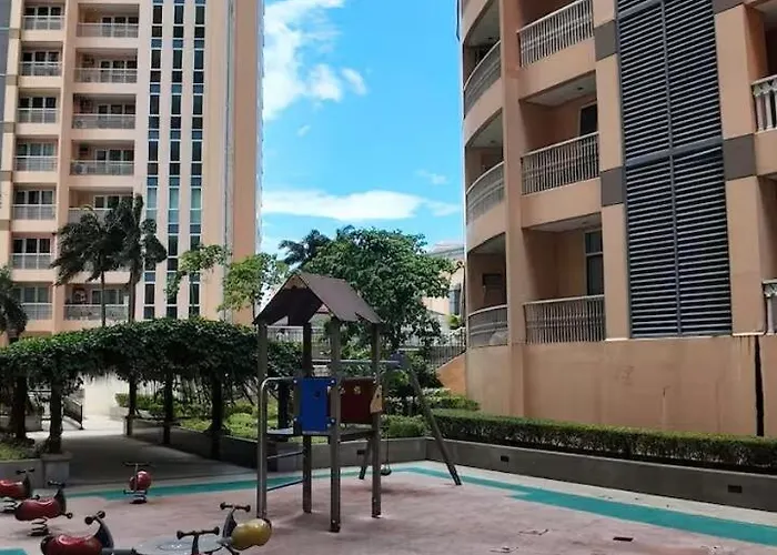 Apartment Venice Luxe Retreat, Type, 2 Beds, Pool, Kitchen, Netfilx, Canal Mall Access For 3 Guests Only Manila