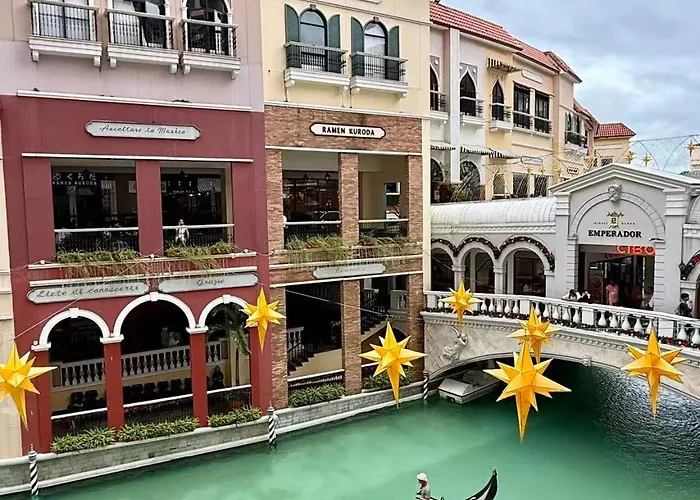 Venice Luxe Retreat, Type, 2 Beds, Pool, Kitchen, Netfilx, Canal Mall Access For 3 Guests Only *