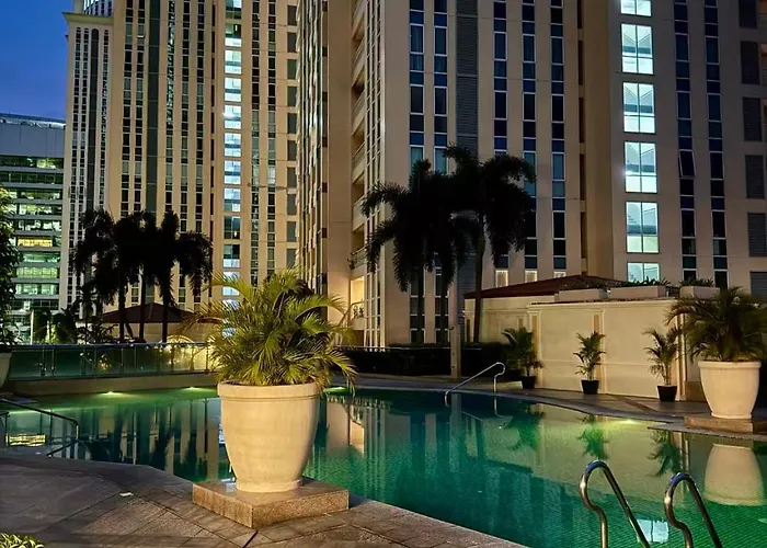 Venice Luxe Retreat, Type, 2 Beds, Pool, Kitchen, Netfilx, Canal Mall Access For 3 Guests Only Apartment