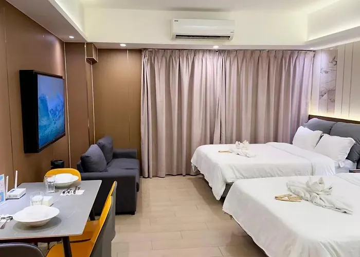 Venice Luxe Retreat, Type, 2 Beds, Pool, Kitchen, Netfilx, Canal Mall Access For 3 Guests Only * Manila